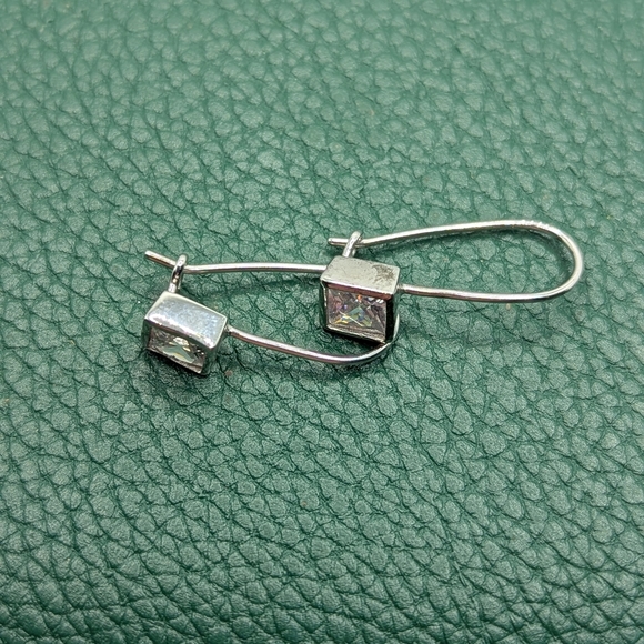 925 Square Earrings - Picture 2 of 3